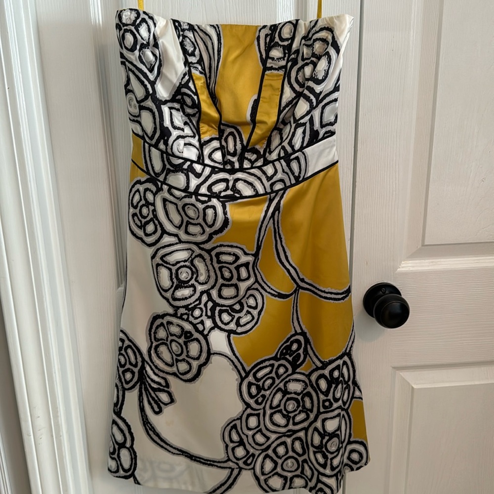 Yellow patterned strapless dress